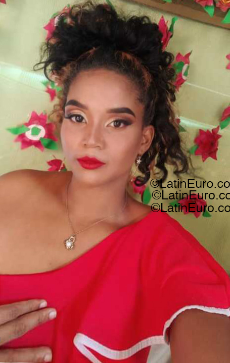 Date this funny Colombia girl Aranza from Caratagena CO33323