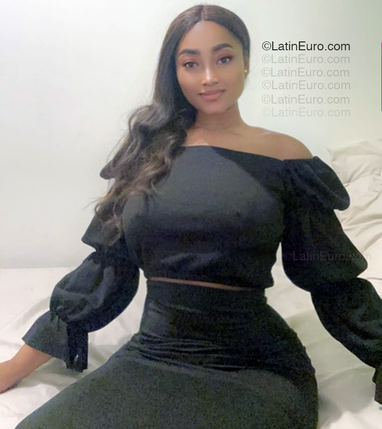 Date this tall Colombia girl Maria from Cota CO33327
