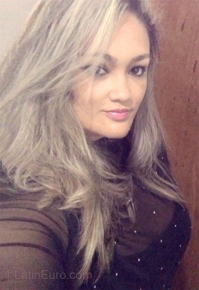 Date this pretty Brazil girl Vane from Rio De Janeiro BR12353