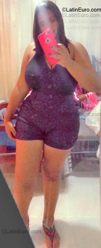 Date this foxy Dominican Republic girl Marbel from Santo Domingo DO55061
