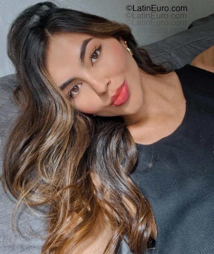 Date this passionate Colombia girl Laura from Bogota CO33339