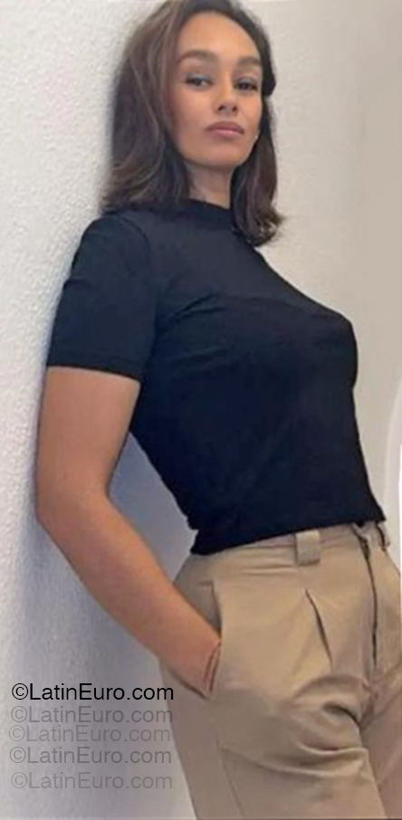 Date this charming Spain girl Rosela from Barcelona ES922
