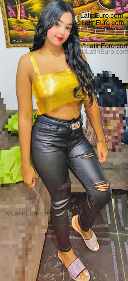 Date this sensual Venezuela girl Gabriela from Piritu VE5308
