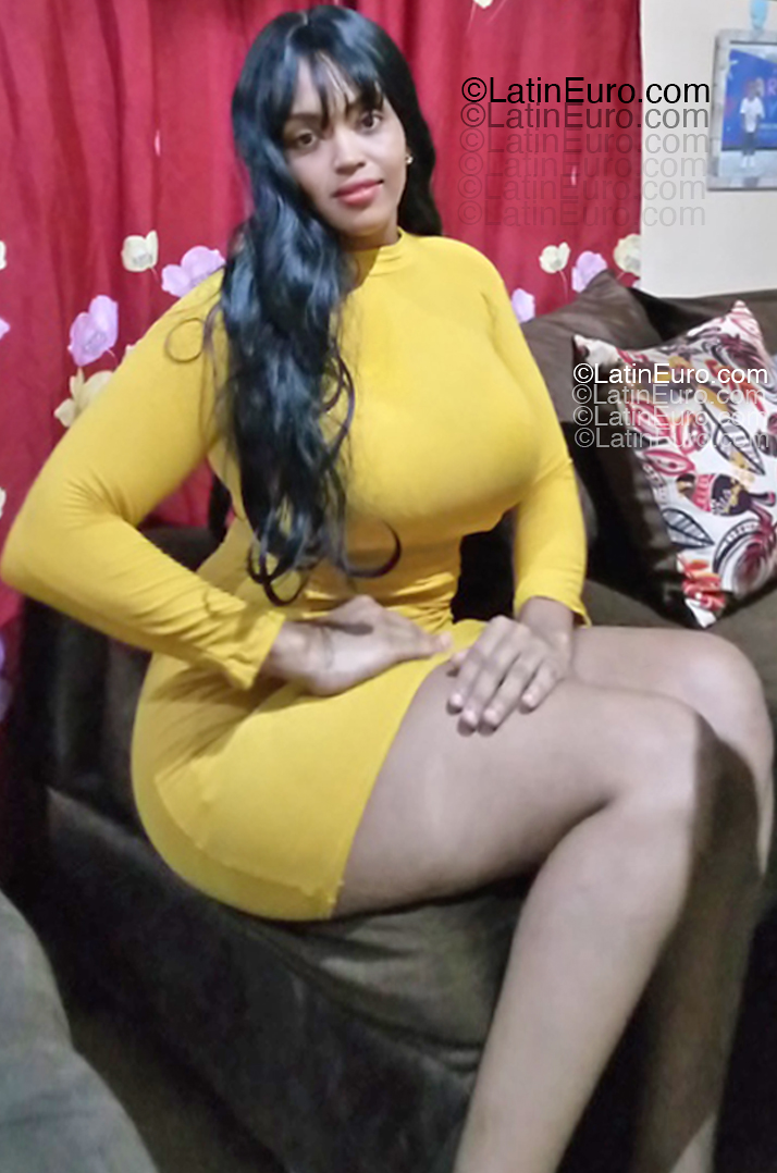 Date this georgeous Dominican Republic girl Annita from Santo Domingo DO55158