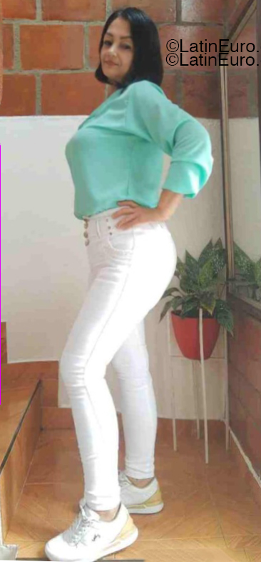 Date this gorgeous Colombia girl Mirian from Cali CO33367