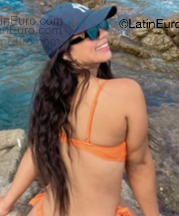 Date this funny Colombia girl Yesenia from Ibague CO33390