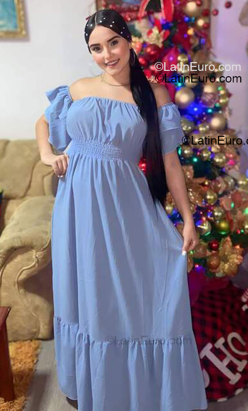 Date this sultry Venezuela girl Kimberlin from Maracaibo VE5317