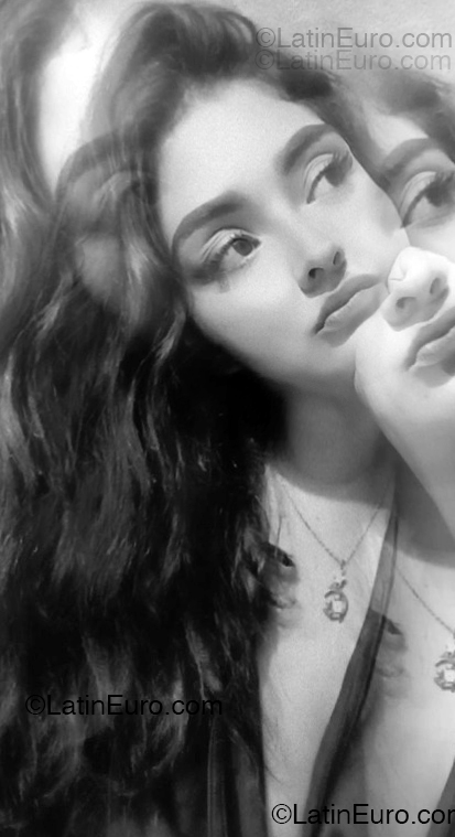 Date this exotic Colombia girl Dannie from Cali CO33400