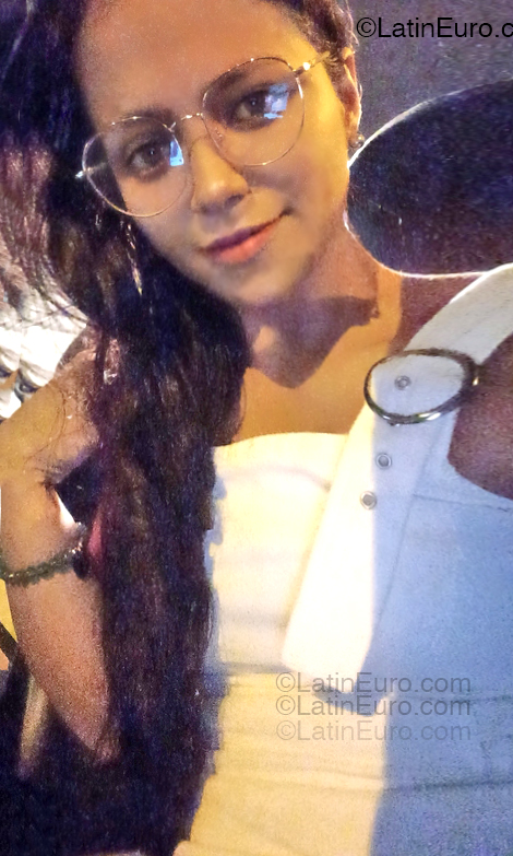 Date this sultry Peru girl Daniie from Lima PE2149