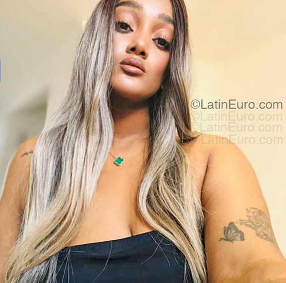 Date this georgeous Dominican Republic girl Debora from Santiago DO55266