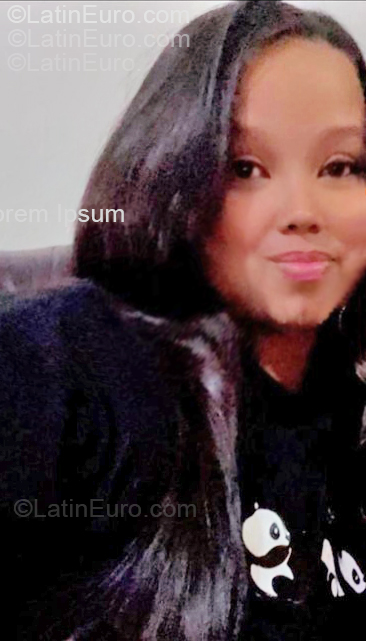 Date this nice looking Colombia girl Marcela from Cali CO33437
