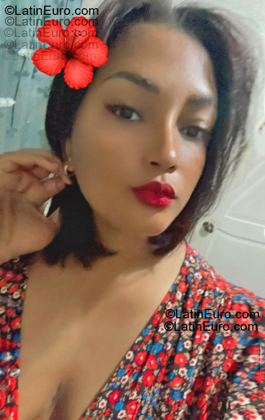 Date this foxy Dominican Republic girl Paloma from Santo Domingo DO55339