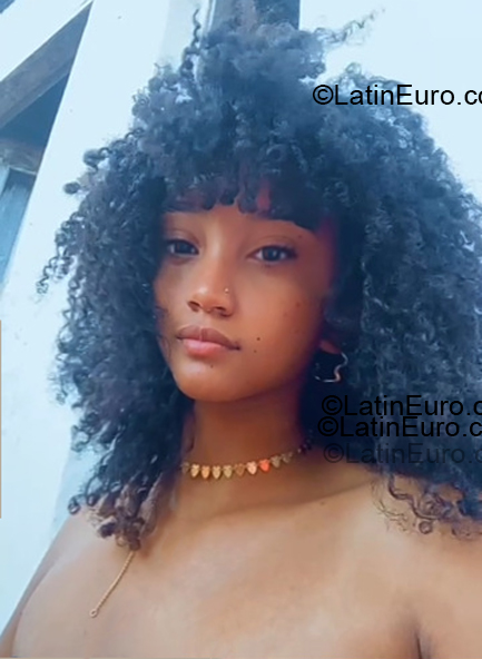 Date this beautiful Brazil girl Adriele from Feira De Santana BR12380