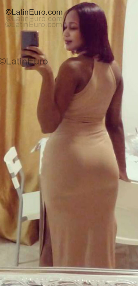 Date this cute United States girl Sonia from USA DO55351