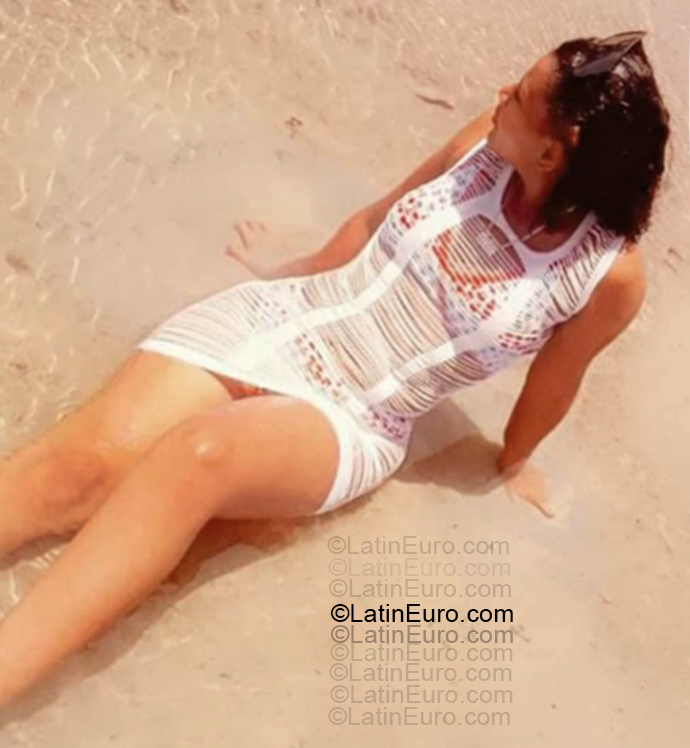 Date this exotic Dominican Republic girl Awilda from Santiago DO55368