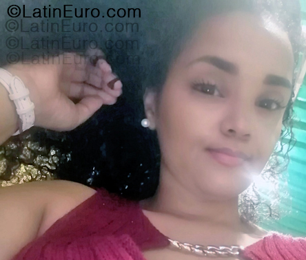 Date this sultry Colombia girl Carolina from Barranquilla CO33465