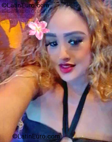Date this sultry Dominican Republic girl Stephany from Higuey DO55381