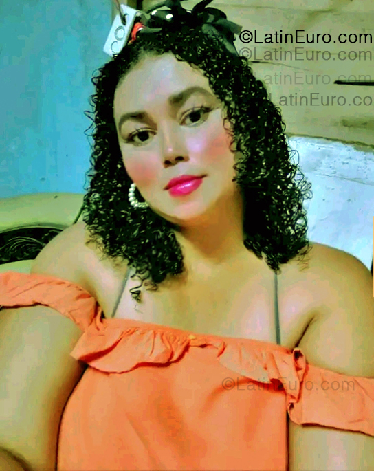 Date this good-looking Colombia girl Julia from Barranquilla CO33471