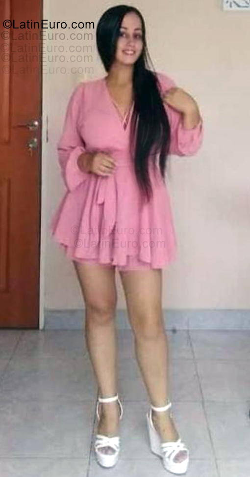 Date this attractive Venezuela girl Alejandra.123 from Caracas VE5350