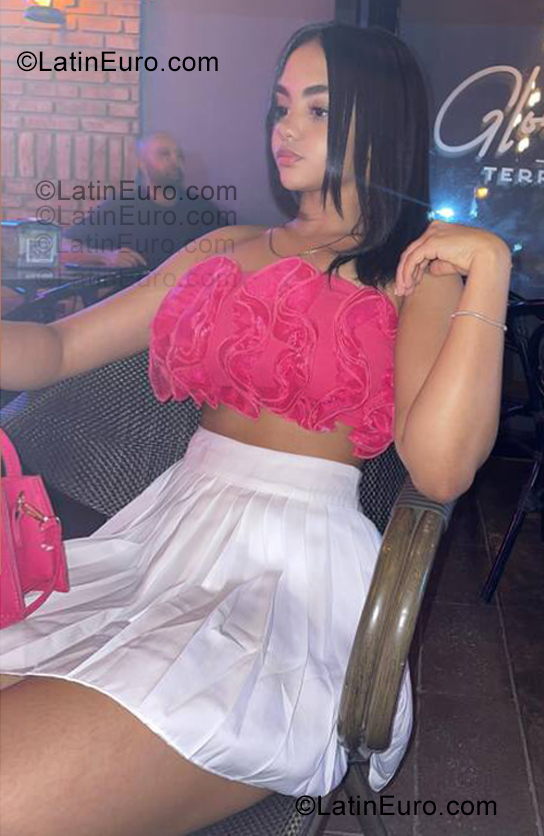 Date this georgeous Dominican Republic girl Neny from Santo Domingo DO55433