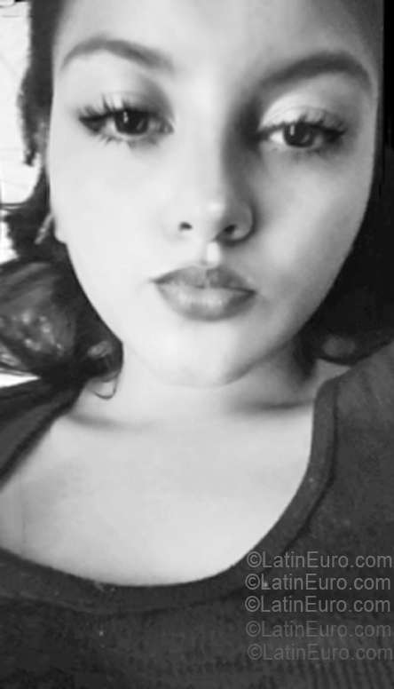 Date this good-looking Costa Rica girl Carlita from Limon CR562