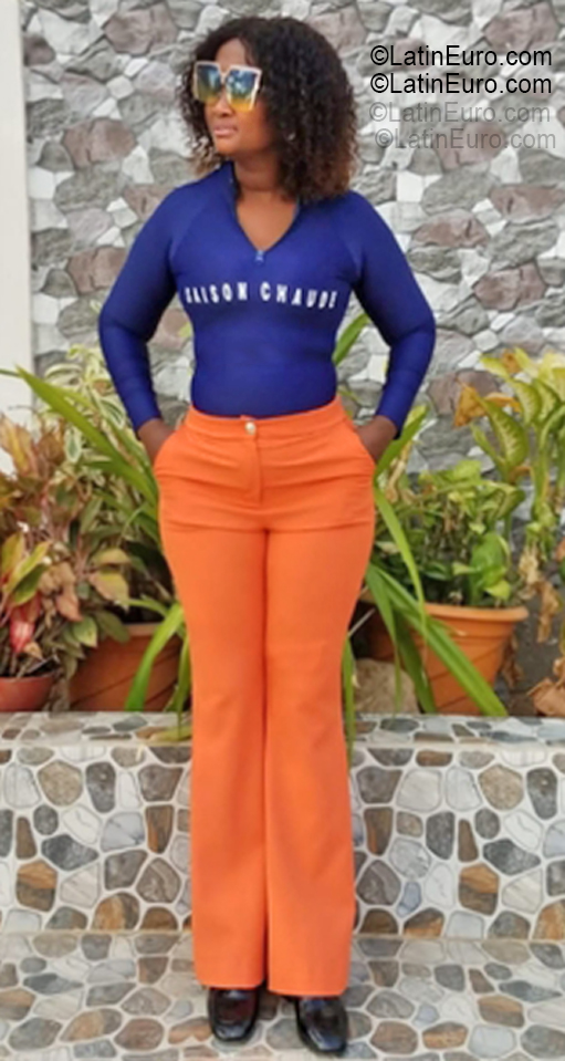 Date this hard body Angola girl Teresa from Luanda AO105