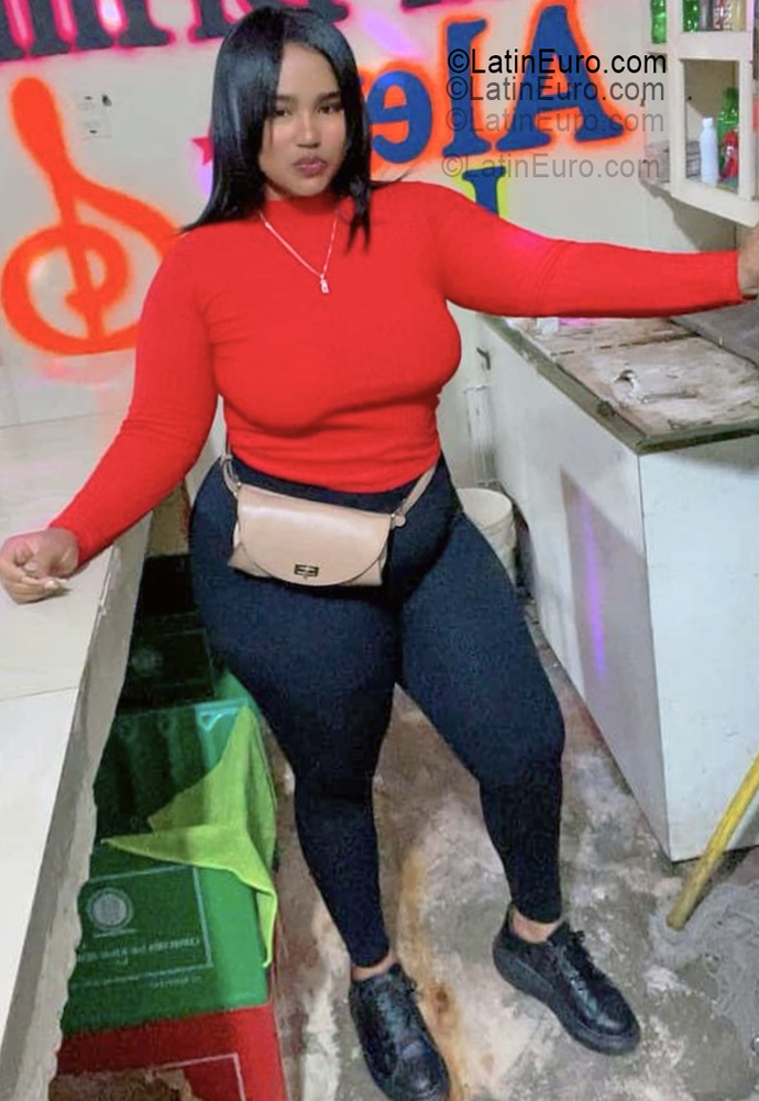 Date this voluptuous Dominican Republic girl Darleny from San José De Ocoa DO55497