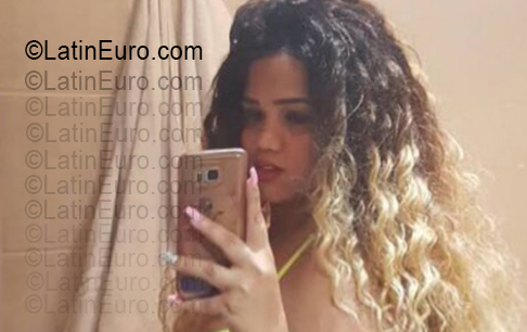 Date this passionate Dominican Republic girl Daymei from Santo Domingo DO55502