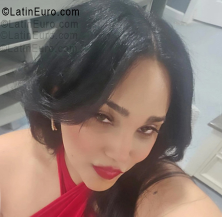 Date this hard body United States girl Jiselina from Detroit US25208