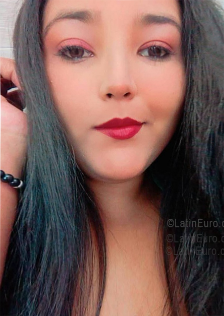 Date this happy Colombia girl Genesis from Barranquilla CO33538