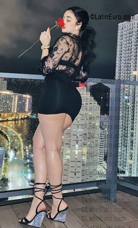 Date this tall Dominican Republic girl Rose from Santiago DO55699
