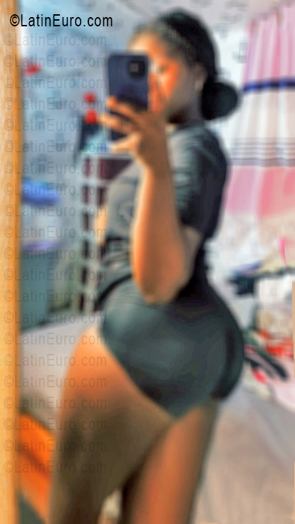 Date this delightful Dominican Republic girl Widi from Santo Domingo DO55723