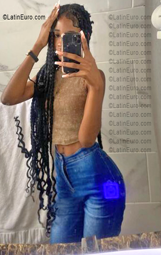 Date this sultry Dominican Republic girl Kame from Santiago DO55790
