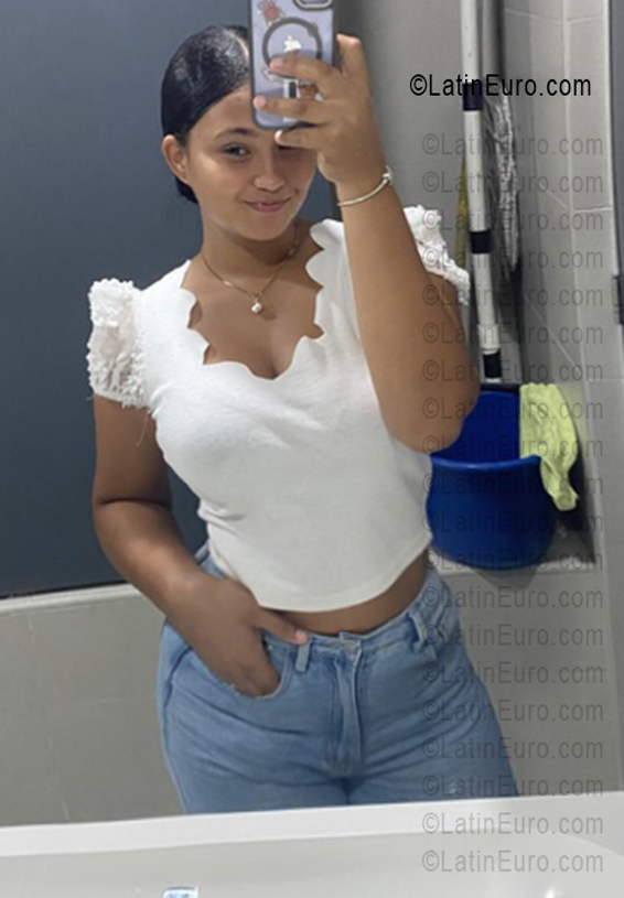 Date this fun Dominican Republic girl Rosee from Nagua DO55792