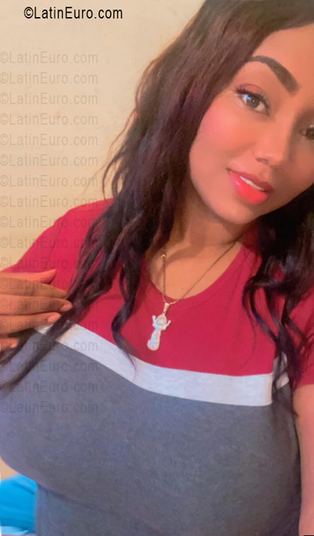 Date this foxy Dominican Republic girl Maurelys from Santo Domingo DO55796