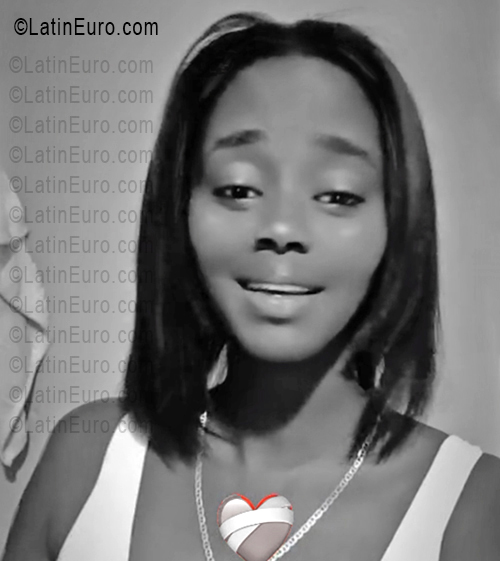 Date this georgeous Dominican Republic girl Erika from Santo Domingo DO55833