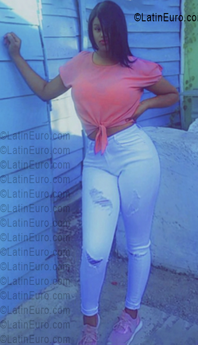Date this lovely Dominican Republic girl Crismary from Puerto Plata DO55854