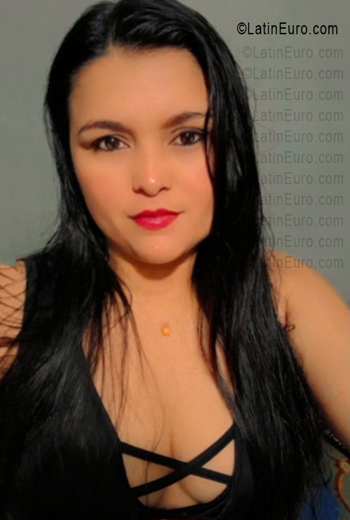 Date this delightful Colombia girl Nazareth from Medellin CO33594