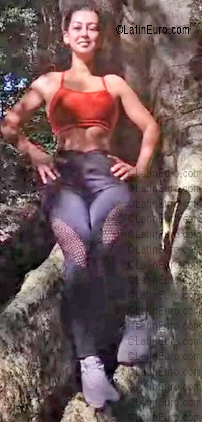 Date this hard body Brazil girl Rubia from Sao Jose Do Rio Preto BR12402