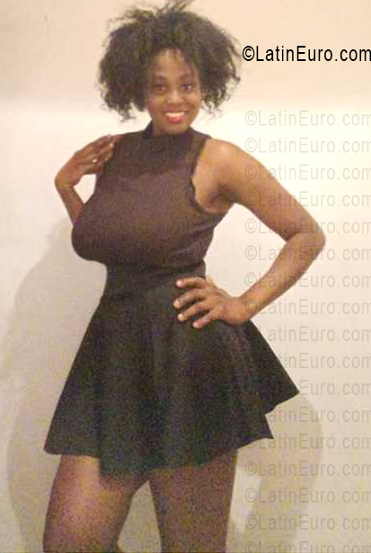 Date this gorgeous Colombia girl Karito from Bogota CO33605