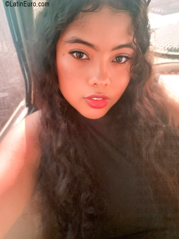 Date this passionate Dominican Republic girl Madeline from Banica DO56093