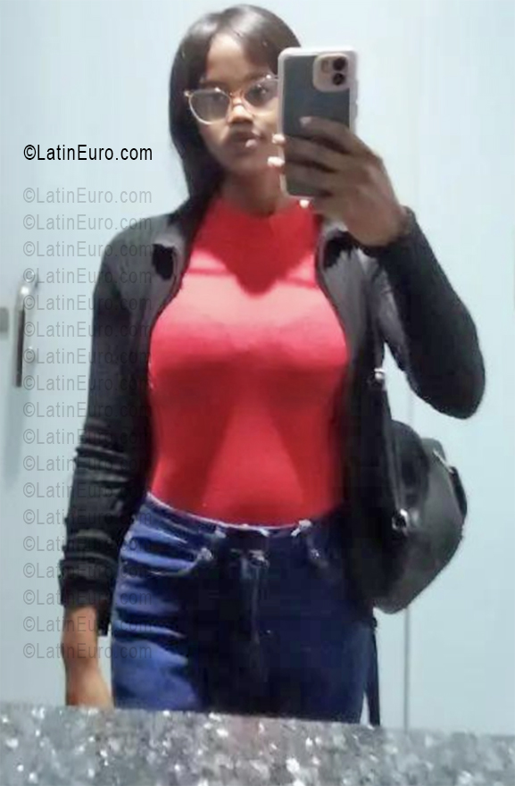 Date this beautiful Dominican Republic girl Neyi from Azua DO56104