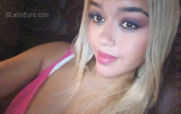 Date this passionate Venezuela girl Grey from Barcelona VE5575