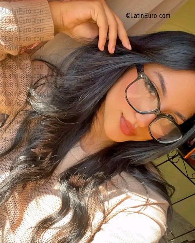 Date this tall Venezuela girl Leonella velasquez from Maturin VE5595