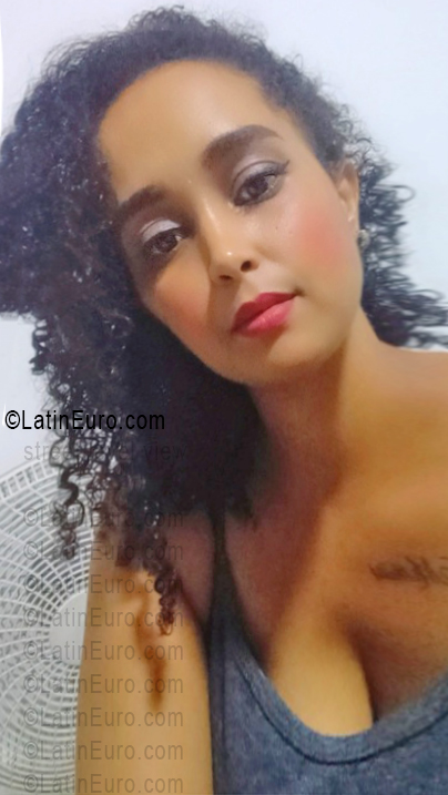 Date this passionate Colombia girl Maidely from Barranquilla CO33717