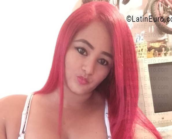 Date this funny Venezuela girl Bileidi from Valencia VE5625