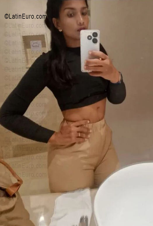 Date this athletic Dominican Republic girl Karen from Santo Domingo DO56342