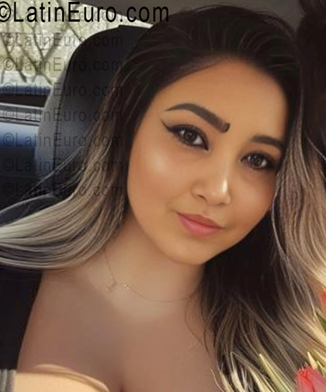 Date this tall Colombia girl Jeniret from Bogota CO33729