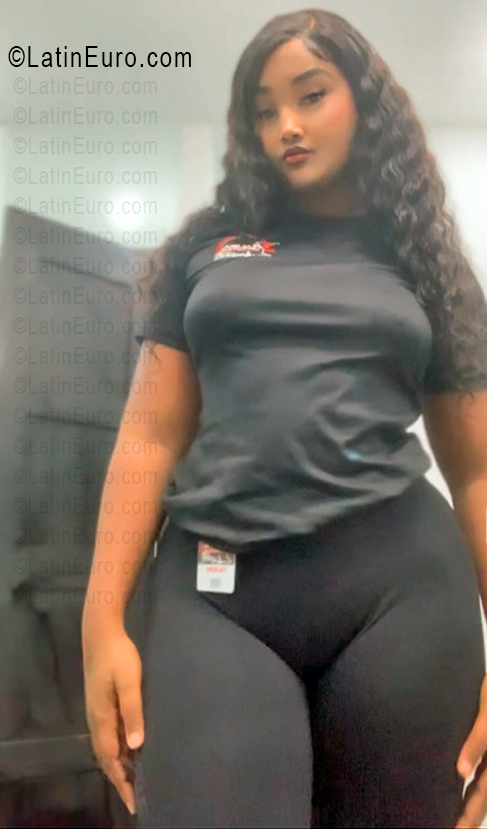 Date this tall Dominican Republic girl Kamil from Punta Cana DO56383