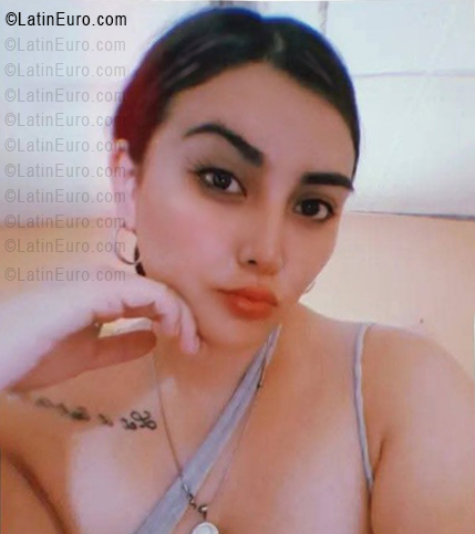Date this voluptuous Argentina girl Nina from Buenos Aires AR1012